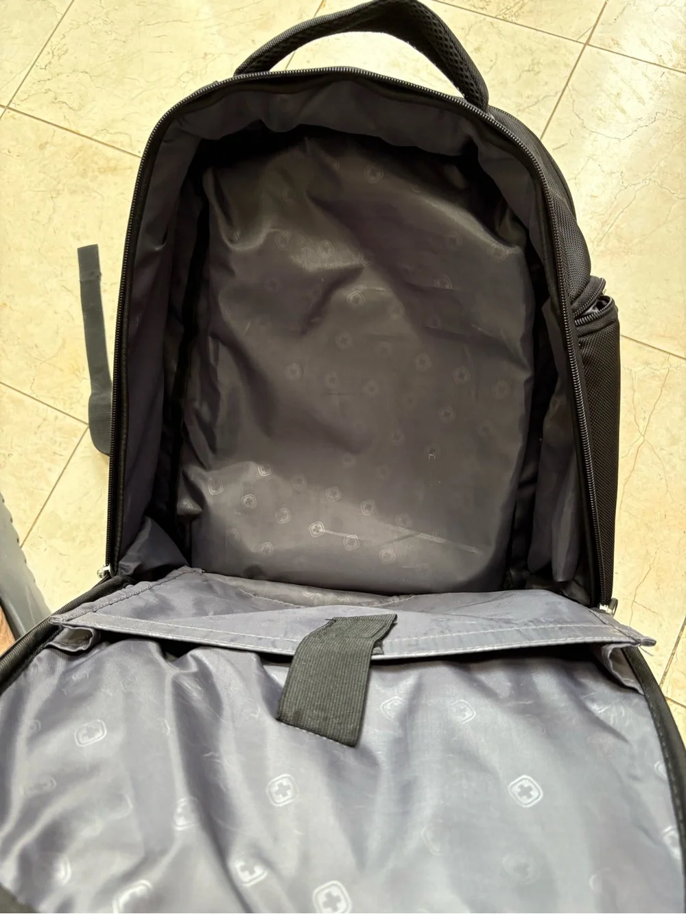 Swiss Gear Black Men's Laptop Backpack - Durable Commuter Bag